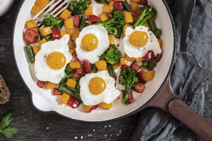 upfit-spiegelei-mit-brokkoli-und-paprika-rezept